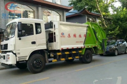 東風153壓縮式垃圾車